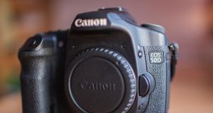 Canon 50D telo + Battery grip